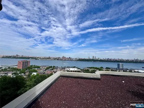 100 Carlyle Cliffside Park NJ 07010