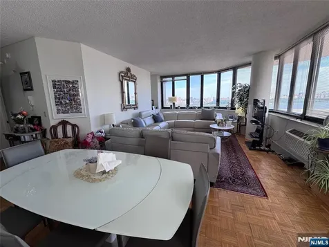 100 Carlyle Cliffside Park NJ 07010