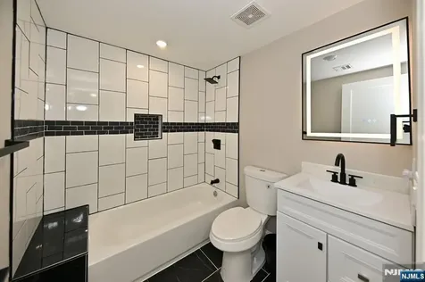 119 Lenox Avenue New Milford NJ 07646