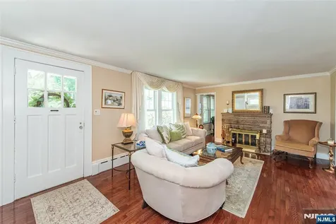 10 Irving Place Nutley NJ 07110