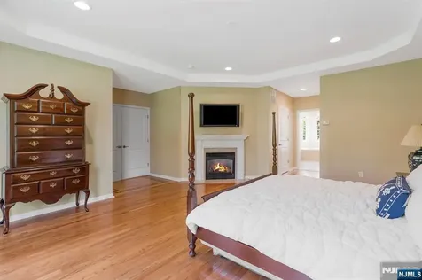 17 Constitution Avenue Roxbury Township NJ 07876