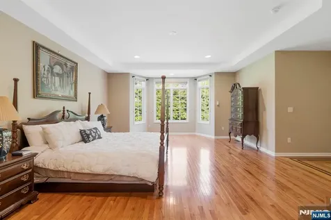 17 Constitution Avenue Roxbury Township NJ 07876