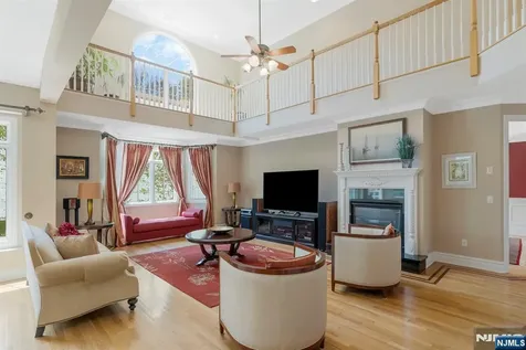 17 Constitution Avenue Roxbury Township NJ 07876