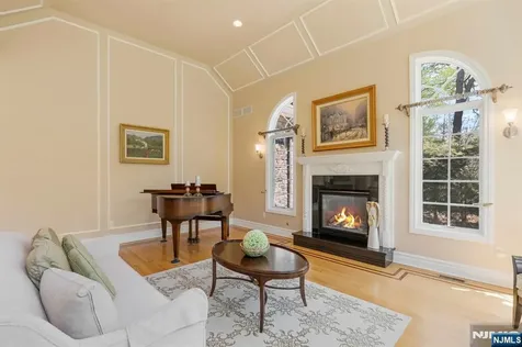 17 Constitution Avenue Roxbury Township NJ 07876