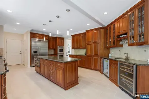 17 Constitution Avenue Roxbury Township NJ 07876
