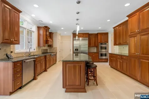 17 Constitution Avenue Roxbury Township NJ 07876