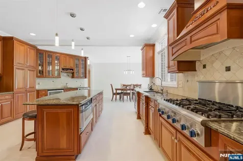 17 Constitution Avenue Roxbury Township NJ 07876