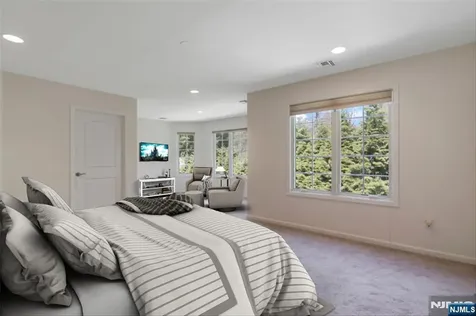 17 Constitution Avenue Roxbury Township NJ 07876
