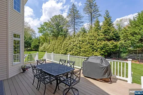 17 Constitution Avenue Roxbury Township NJ 07876