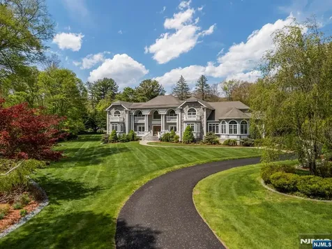 17 Constitution Avenue Roxbury Township NJ 07876