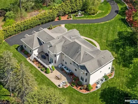 17 Constitution Avenue Roxbury Township NJ 07876