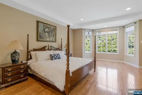17 Constitution Avenue Roxbury Township NJ 07876