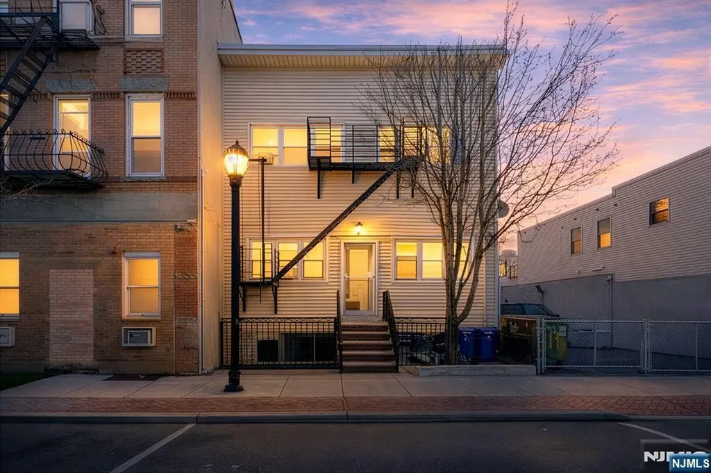 513 11th Street Union City NJ 07087