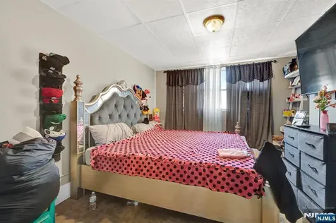 513 11th Street Union City NJ 07087