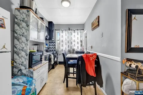513 11th Street Union City NJ 07087