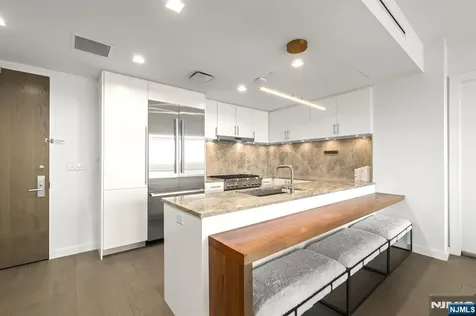 320 Adolphus Avenue Cliffside Park NJ 07010