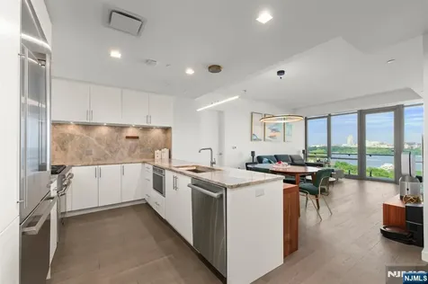320 Adolphus Avenue Cliffside Park NJ 07010