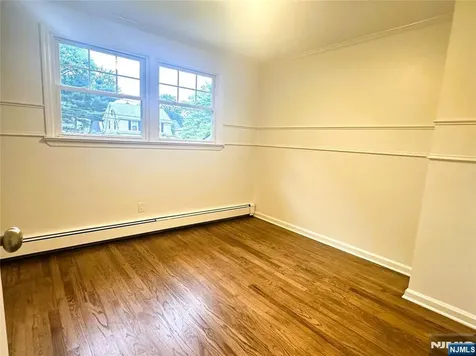 136 Grand Street New Milford NJ 07646