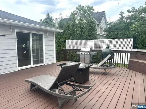 136 Grand Street New Milford NJ 07646