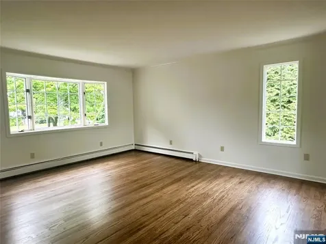 136 Grand Street New Milford NJ 07646