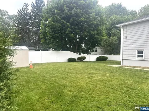 136 Grand Street New Milford NJ 07646