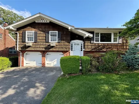 54 Franklin Avenue Saddle Brook NJ 07663