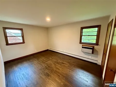 54 Franklin Avenue Saddle Brook NJ 07663