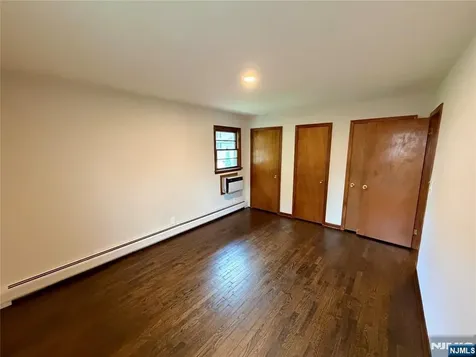 54 Franklin Avenue Saddle Brook NJ 07663