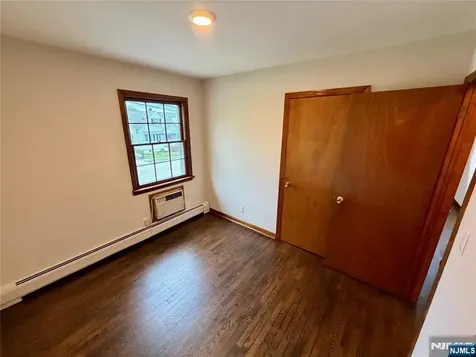 54 Franklin Avenue Saddle Brook NJ 07663