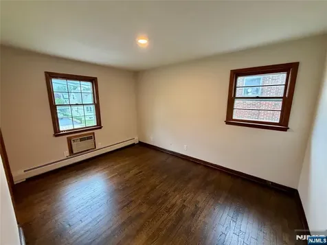 54 Franklin Avenue Saddle Brook NJ 07663