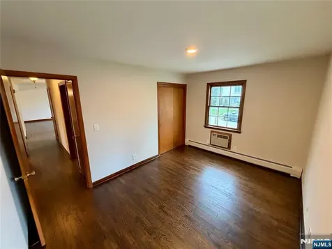54 Franklin Avenue Saddle Brook NJ 07663