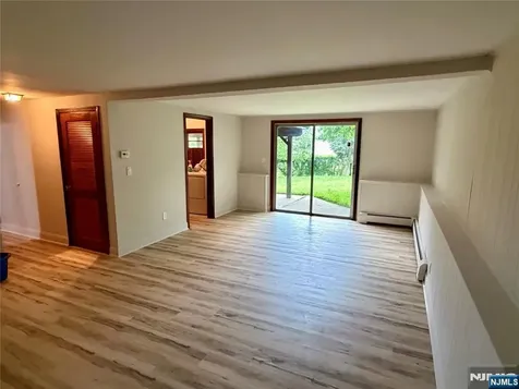 54 Franklin Avenue Saddle Brook NJ 07663