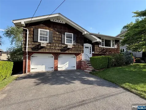 54 Franklin Avenue Saddle Brook NJ 07663