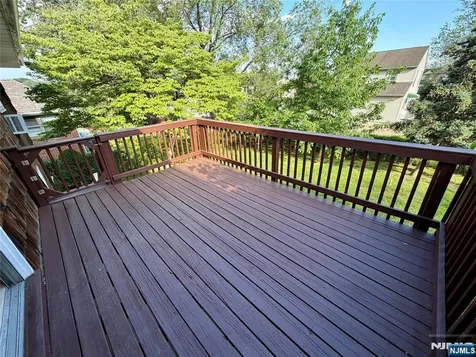 54 Franklin Avenue Saddle Brook NJ 07663