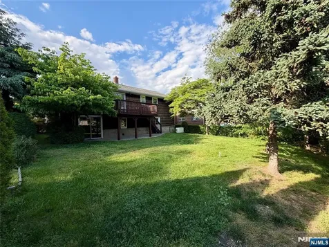 54 Franklin Avenue Saddle Brook NJ 07663