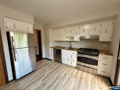 54 Franklin Avenue Saddle Brook NJ 07663