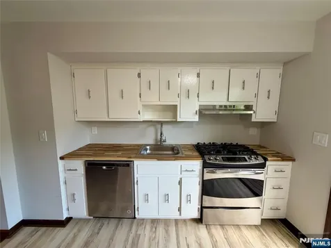 54 Franklin Avenue Saddle Brook NJ 07663