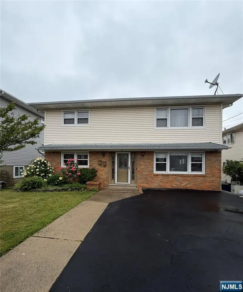 75 Maitland Place Garfield NJ 07026