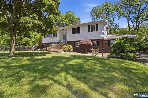 2 Gray Terrace Woodland Park NJ 07424