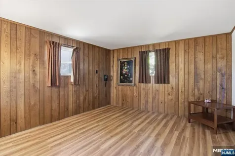 2 Gray Terrace Woodland Park NJ 07424