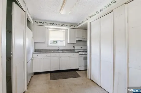 2 Gray Terrace Woodland Park NJ 07424