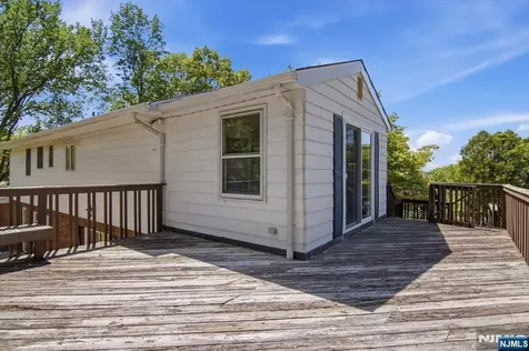 2 Gray Terrace Woodland Park NJ 07424