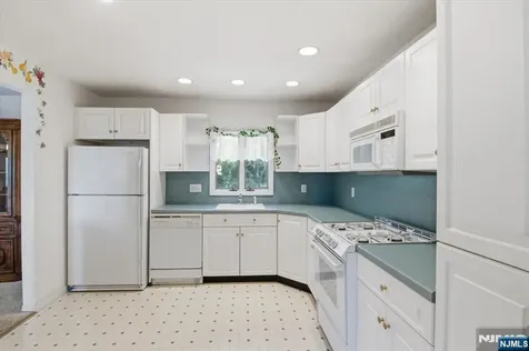 2 Gray Terrace Woodland Park NJ 07424