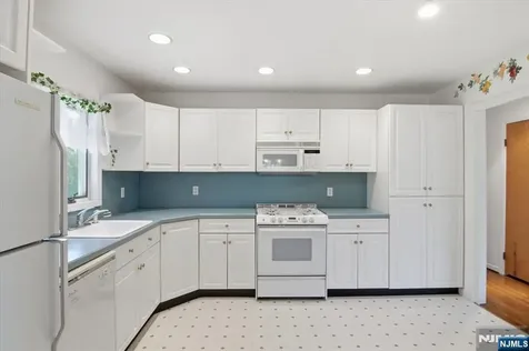 2 Gray Terrace Woodland Park NJ 07424