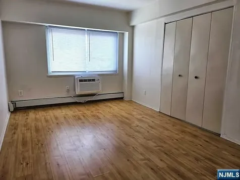 333 Grand Avenue Palisades Park NJ 07650