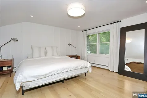 324 Godwin Avenue Wyckoff NJ 07481