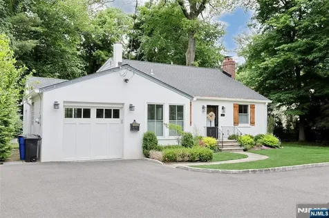 324 Godwin Avenue Wyckoff NJ 07481