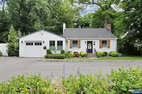 324 Godwin Avenue Wyckoff NJ 07481