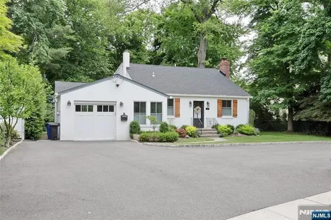 324 Godwin Avenue Wyckoff NJ 07481