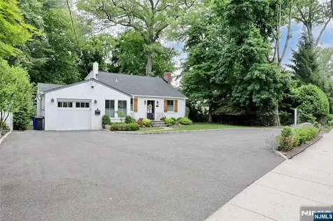 324 Godwin Avenue Wyckoff NJ 07481